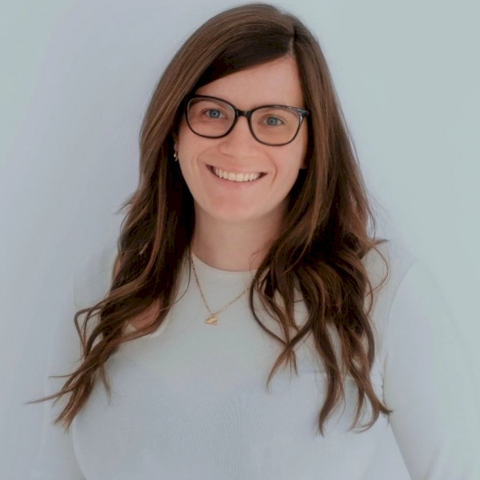 Zoe Ashbridge's headshot